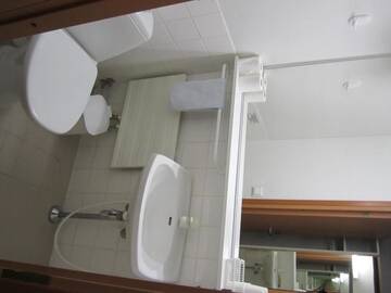 Фото номера Двухместный номер с 2 отдельными кроватями Отель Ylläs Lake Hotel г. Юллясярви 9